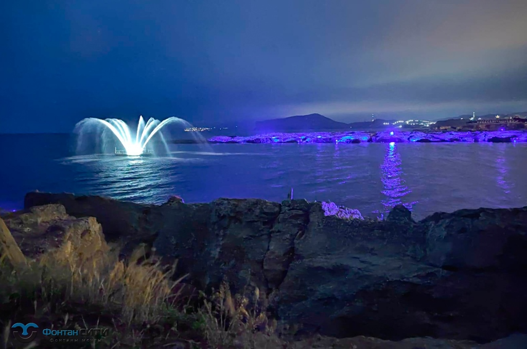 Плавающий фонтанный комплекс "Таврида Арт"