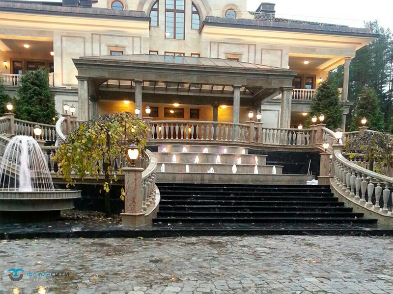 Классический фонтан г. Санкт-Петербург