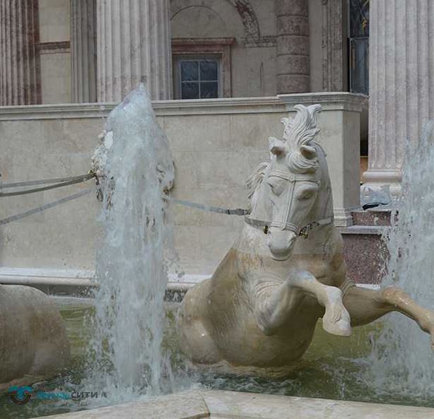 Фонтан в частном владении пос. Николино