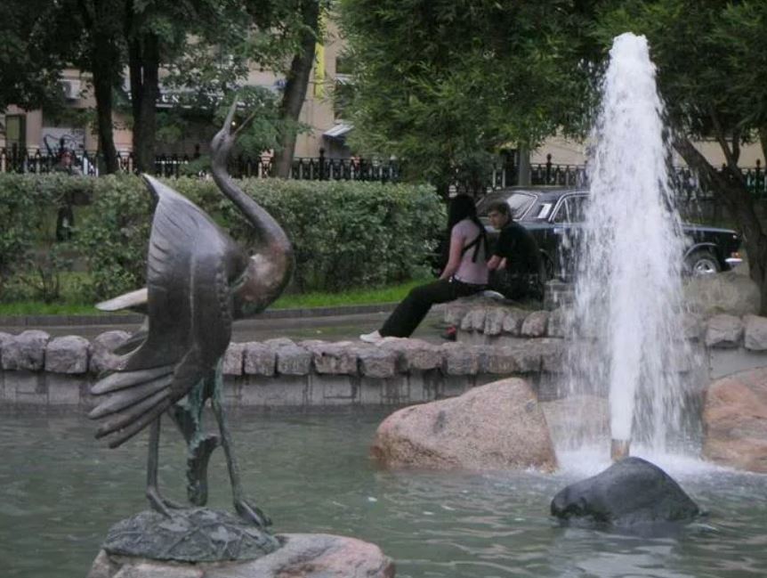 Московский фонтан «Поющий журавль»