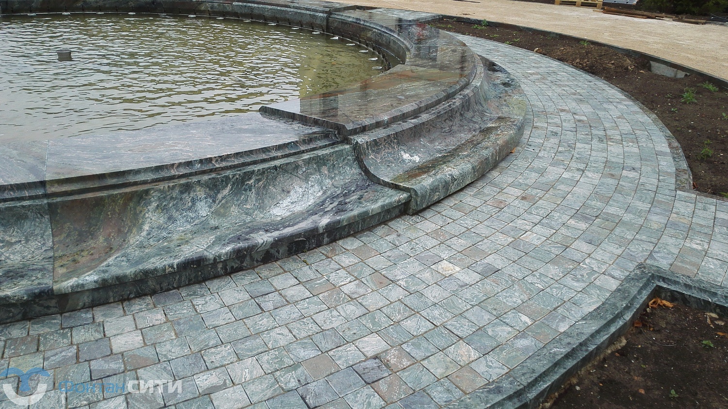 Фонтан в усадьбе "Лукоморье"